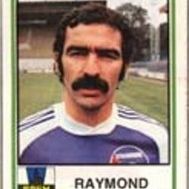 Twitter Raymond Domenech Le Piège à Filles ne valide pas le monosourcil de Raymond