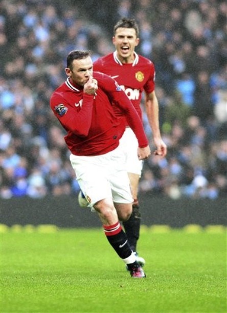 Rooney embrasse l'emblème