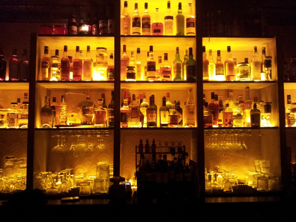 Le bar à cocktails Moonshiner à Paris