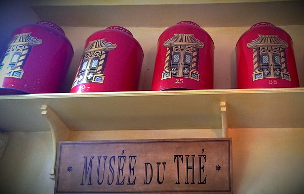 Boîtes-rouges-musée-du-thé