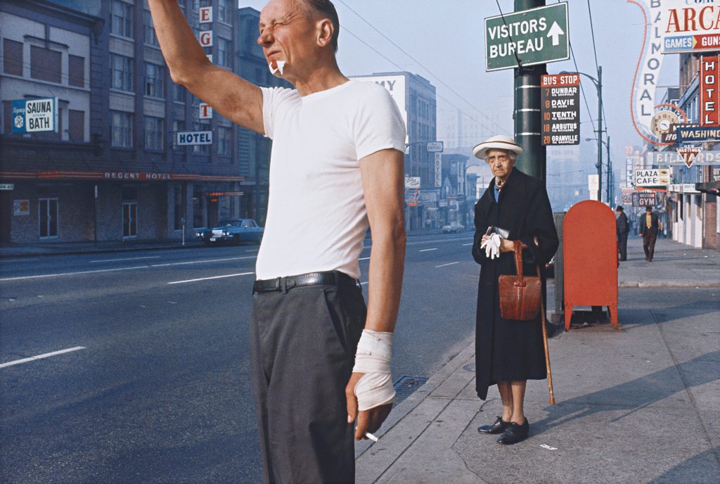 Exposition-100-ans-Leica-Fred-Herzog-Man-with-bandage