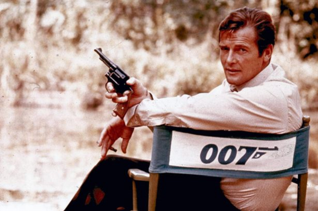 Acteurs-James-Bond-Roger-Moore