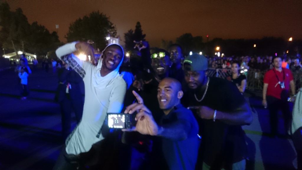 Chris de From Paris avec PSquare pendant le concert de Pharrell