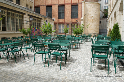 Café-cour-paris