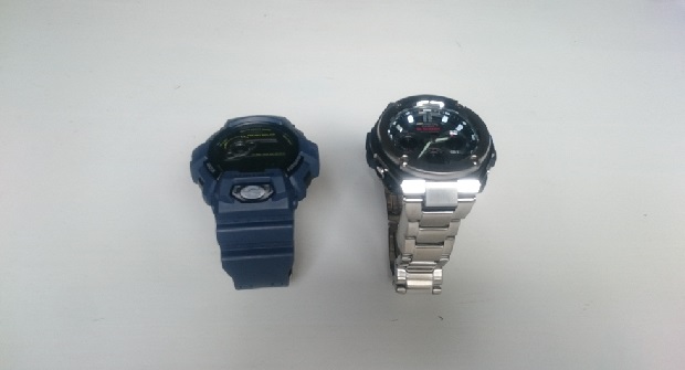 A gauche ma GShock actuelle, à droite en acier, la nouvelle G-Shock G-STeel