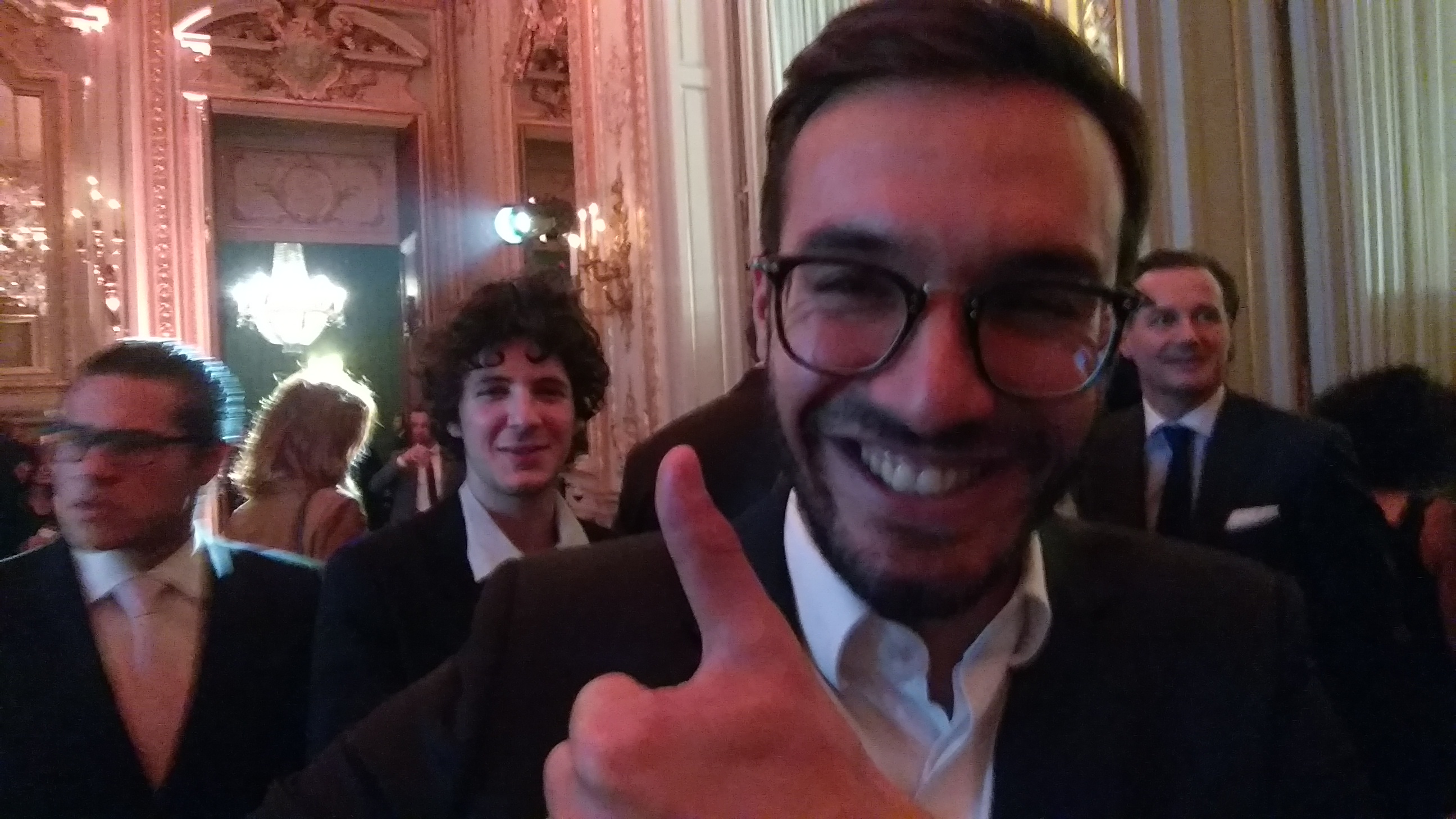 Comment Prendre Un Selfie Avec une Star ?