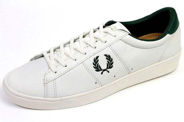 chaussure ressemblant au stan smith