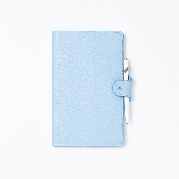 dymant-perfect_notebook_cover-soft_blue-exterieur