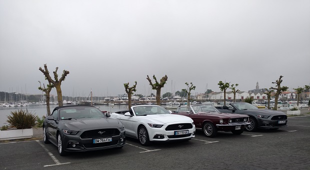 mustang-gt-ford-avec-maman