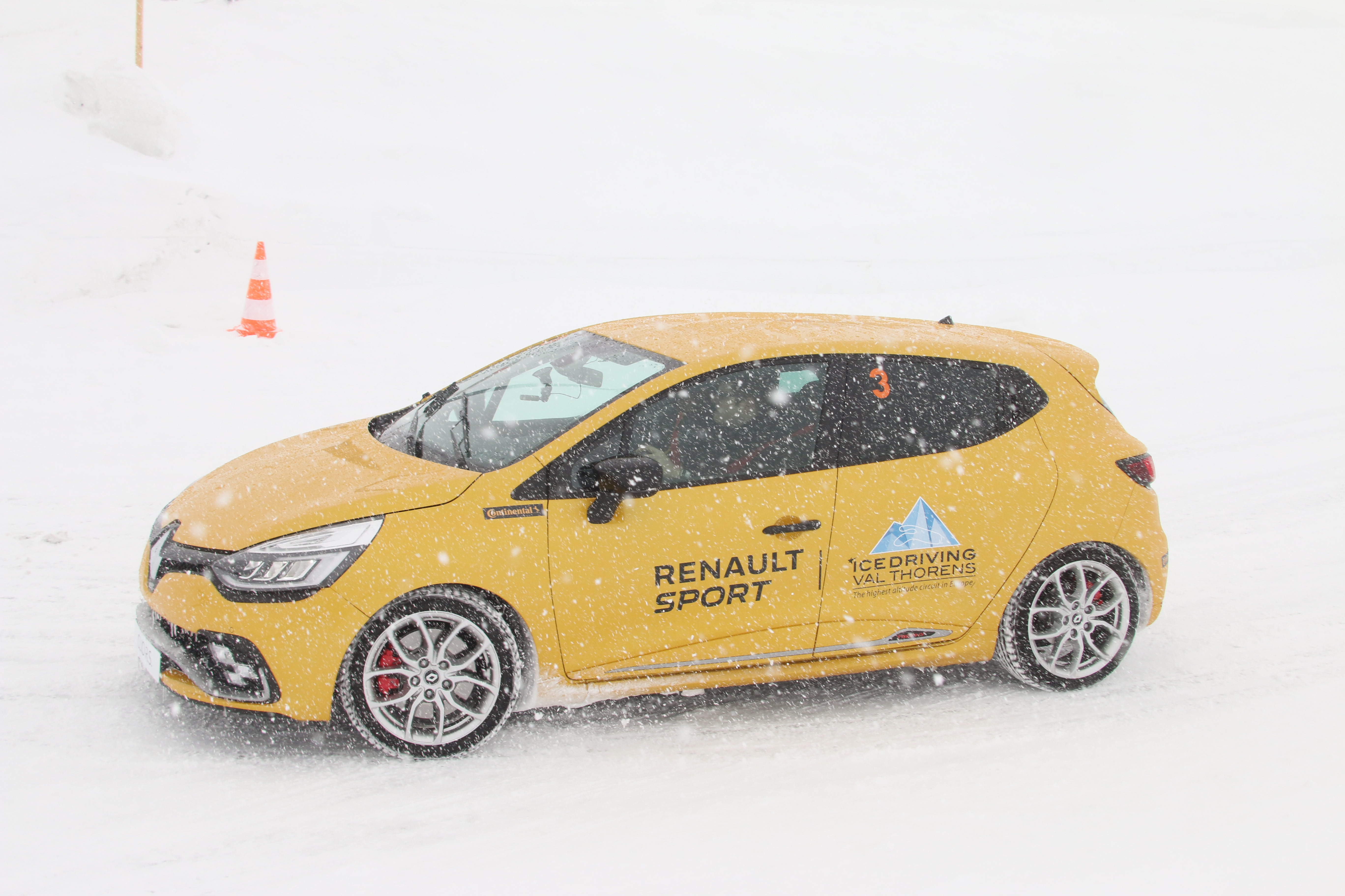 Val Thorens ice driving