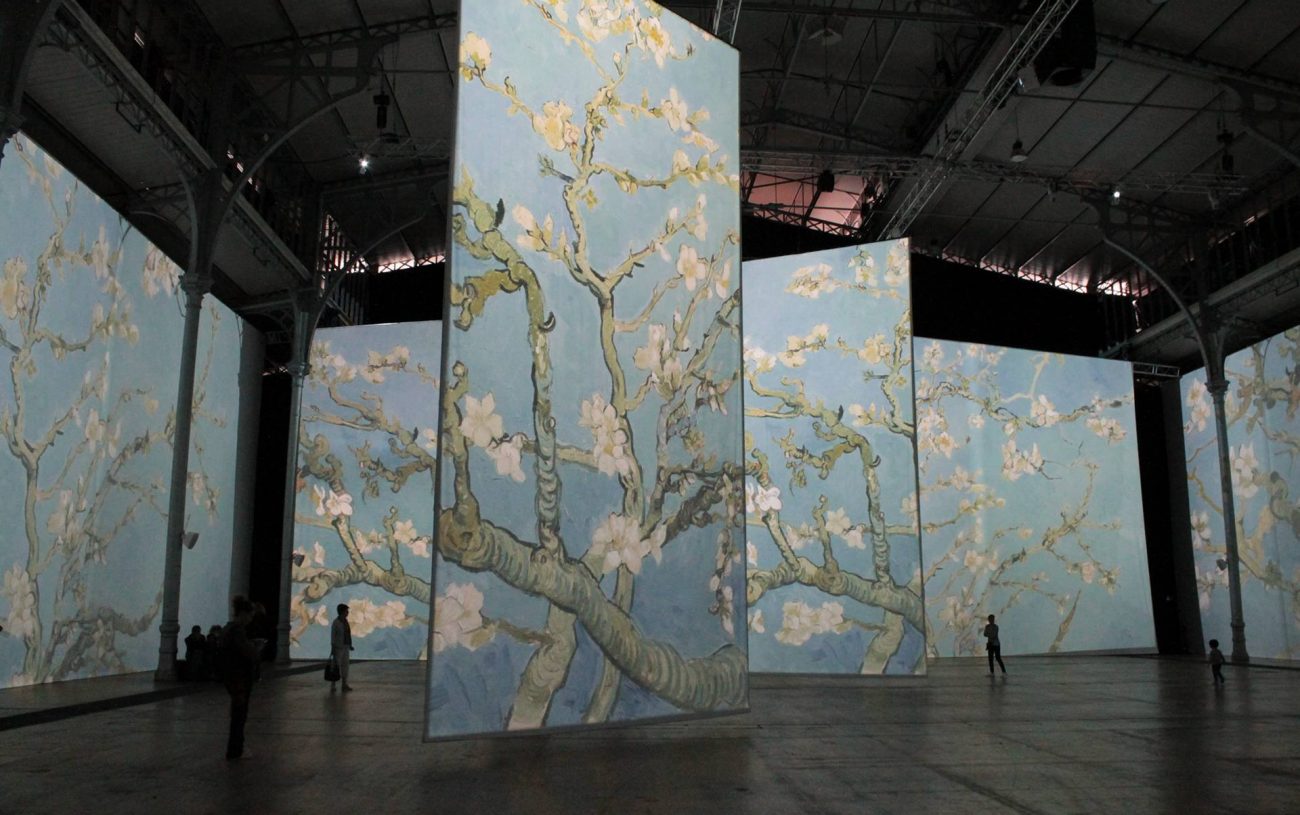 Les 5 Expos De l’Été à Paris : Hockney, Dior… et les Autres !