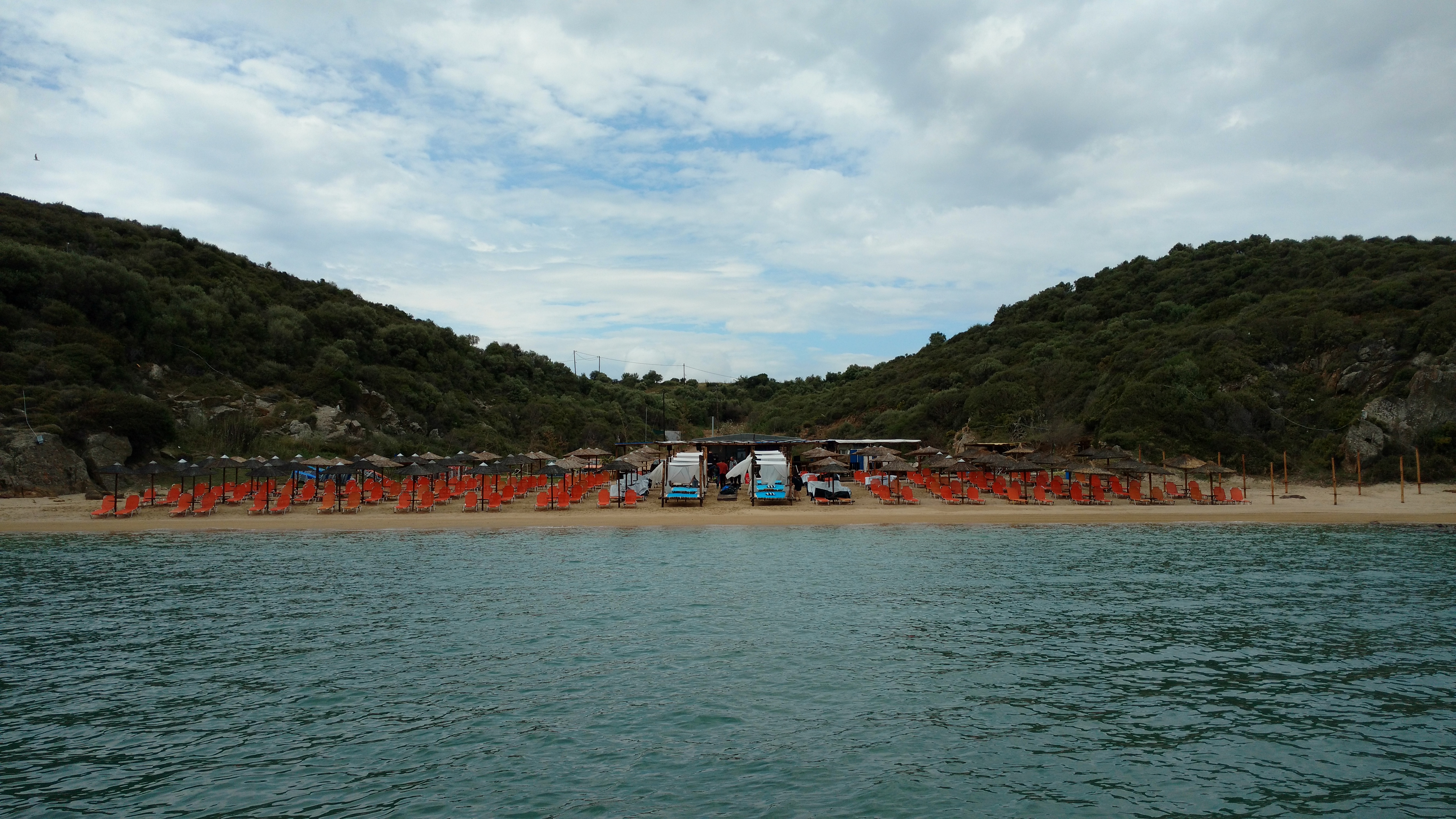 la plage où on déjeunera le midi