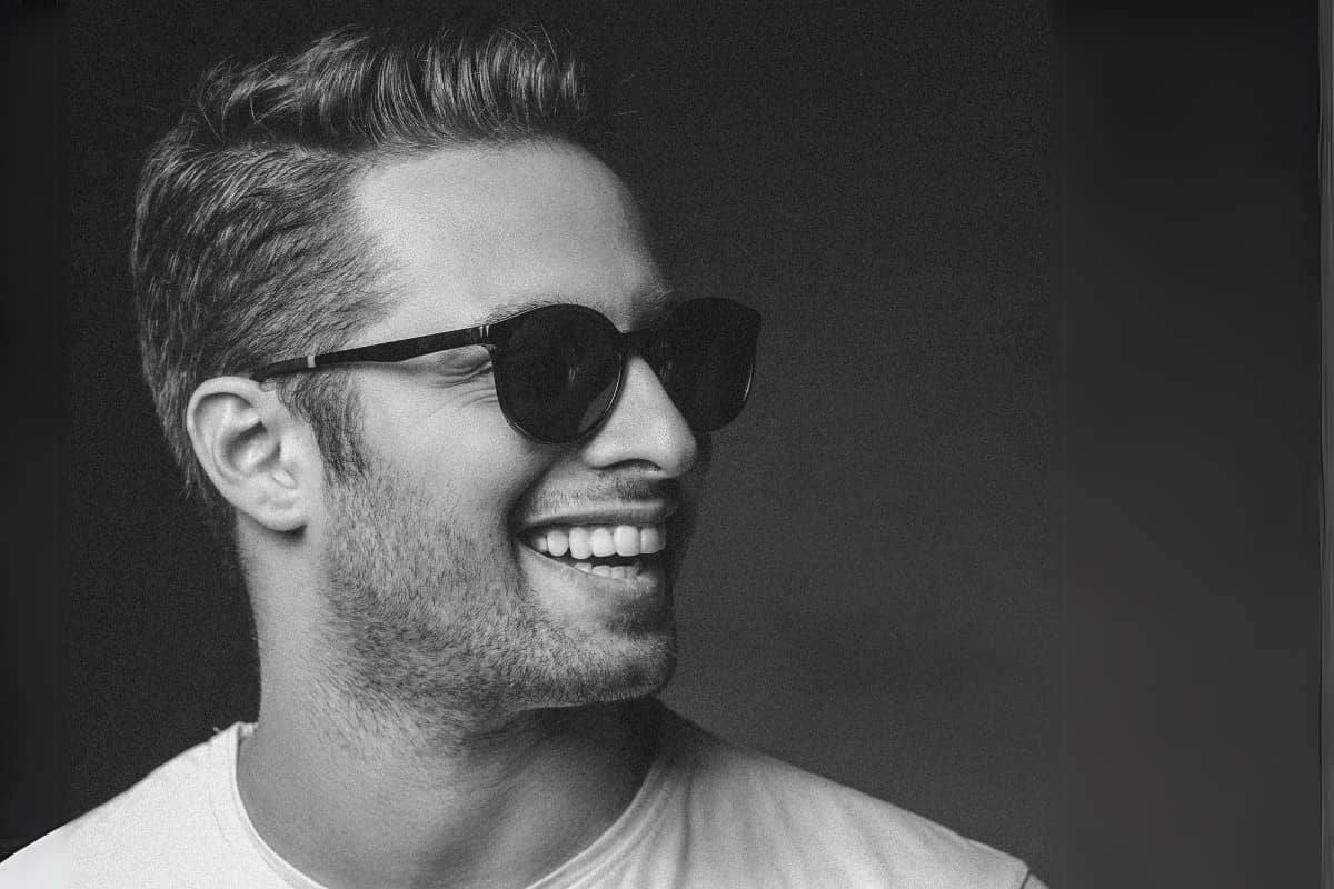 A Vous Le Sourire Aligné avec Invisalign et Mensfitness !