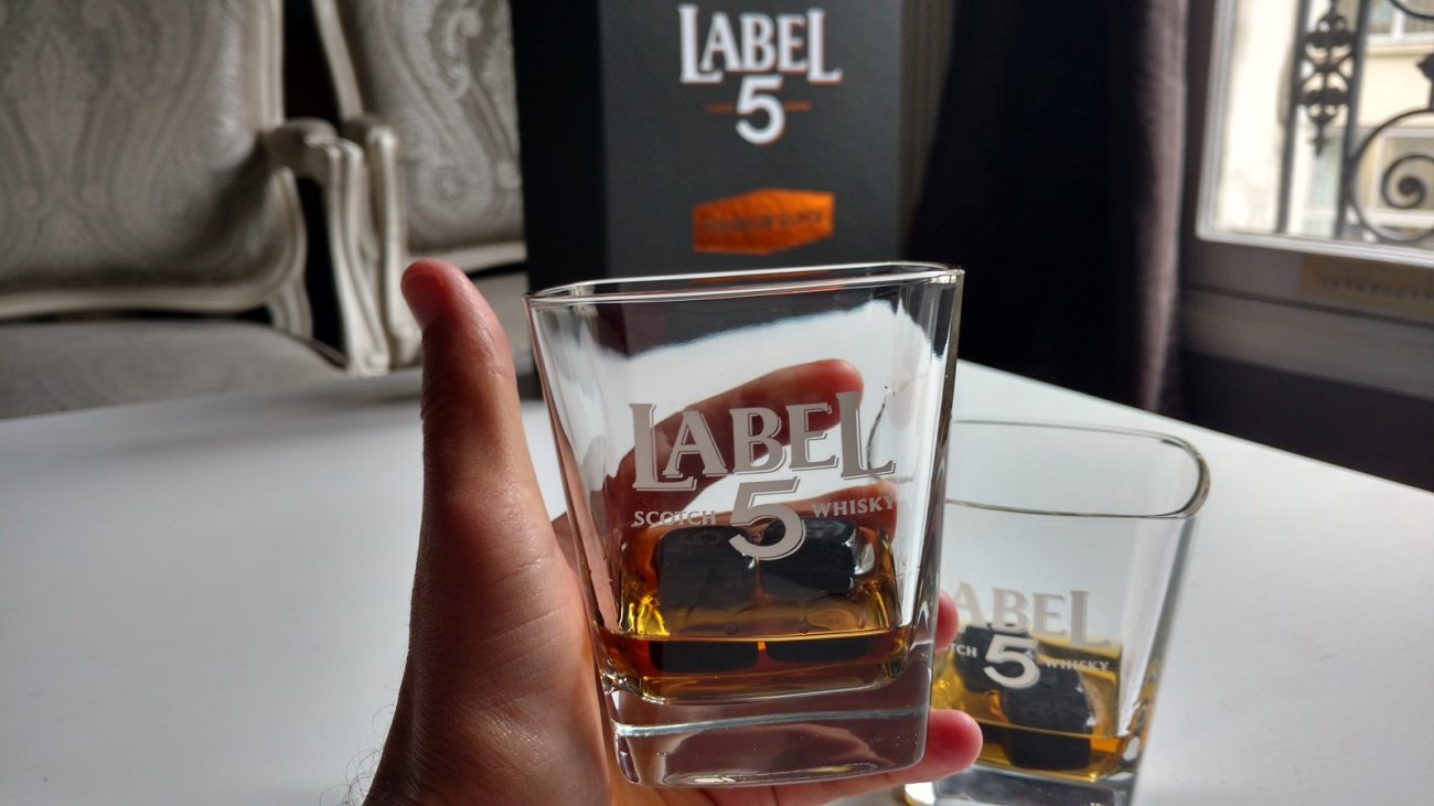 Label 5 whisky Premium Black