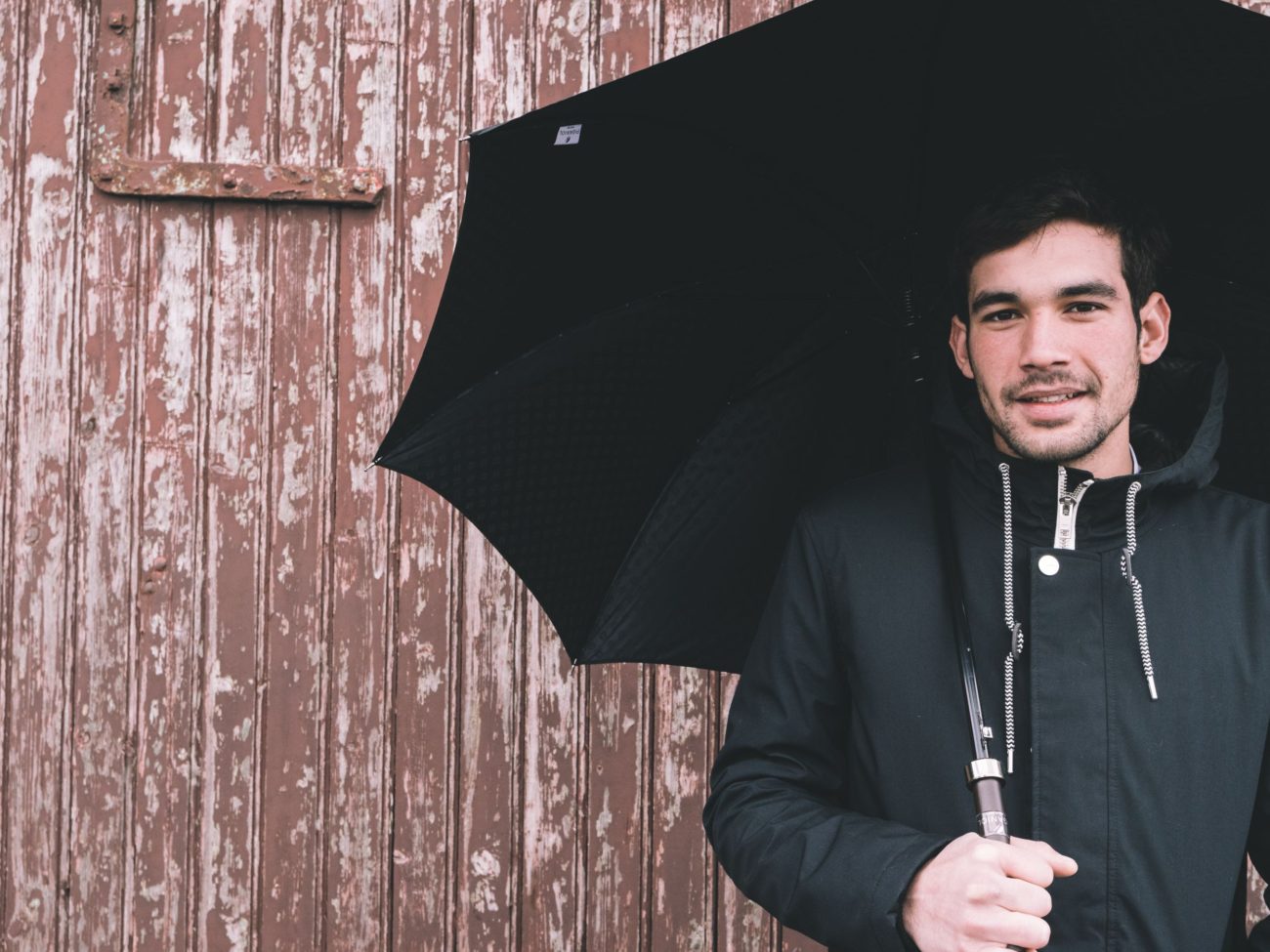 comment tenir son parapluie