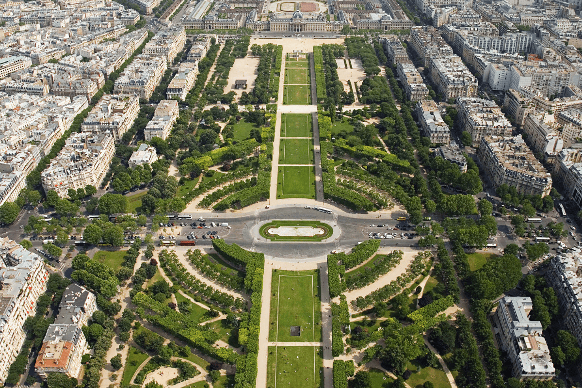 Courir sur le champs de Mars