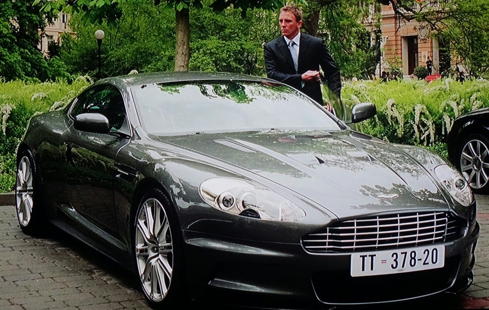 belle voiture 007 casino royale